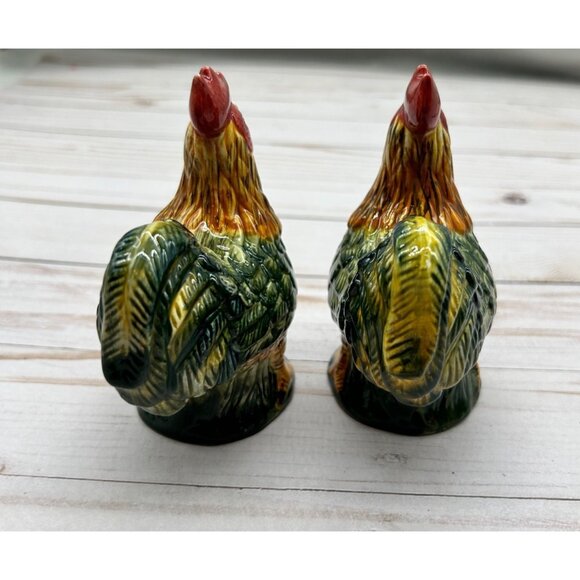 Vintage Style Rooster Chicken Ceramic Salt & Pepper Shakers Red Green Home Decor - Picture 3 of 7